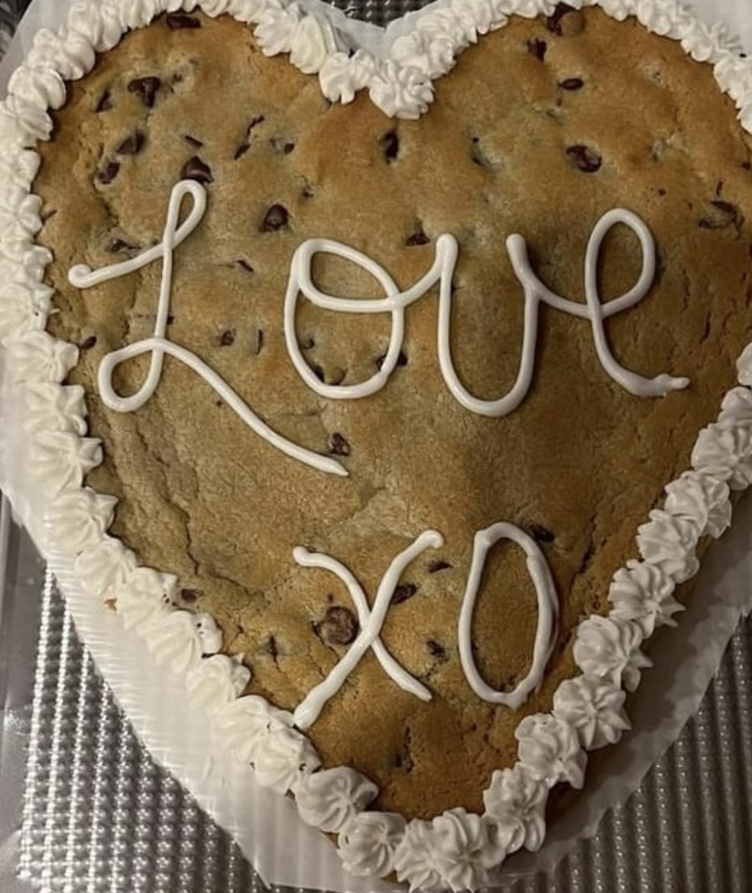 Heart cookie cake